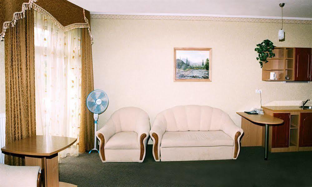 Mariot Medical Center Hotel Truskavets Dış mekan fotoğraf